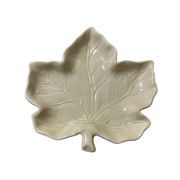 Ceramic Leaf Shaped Decorative Dish Serving Plate Thanksgiving Fall Cream 8" - Picture 1 of 4